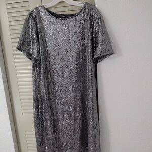 Bebe Shiny Mirror Dress in Color Pewter Size 1X - NWT - Knee Length